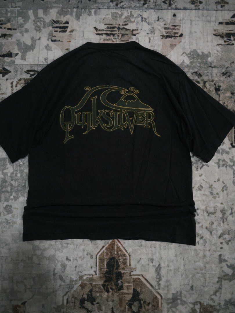 Quick Silver (Category: Tshirts & Polo Shirts) located in Petaling Jaya. Submitted by _.saiful24 (Listing ID 1460350137, Image 3). Description: Quick Silver XL P23 L31 ada ada sun faded dan stain sikit.