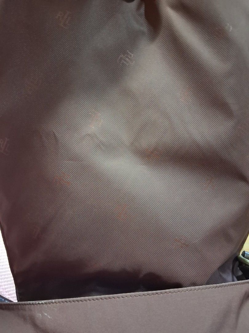 Ralph Lauren (Category: Sling Bags) located in Koronadal. Submitted by glads08089 (Listing ID 1460331834, Image 3). Description: RL vintage canvas sling bag ykk zipper.