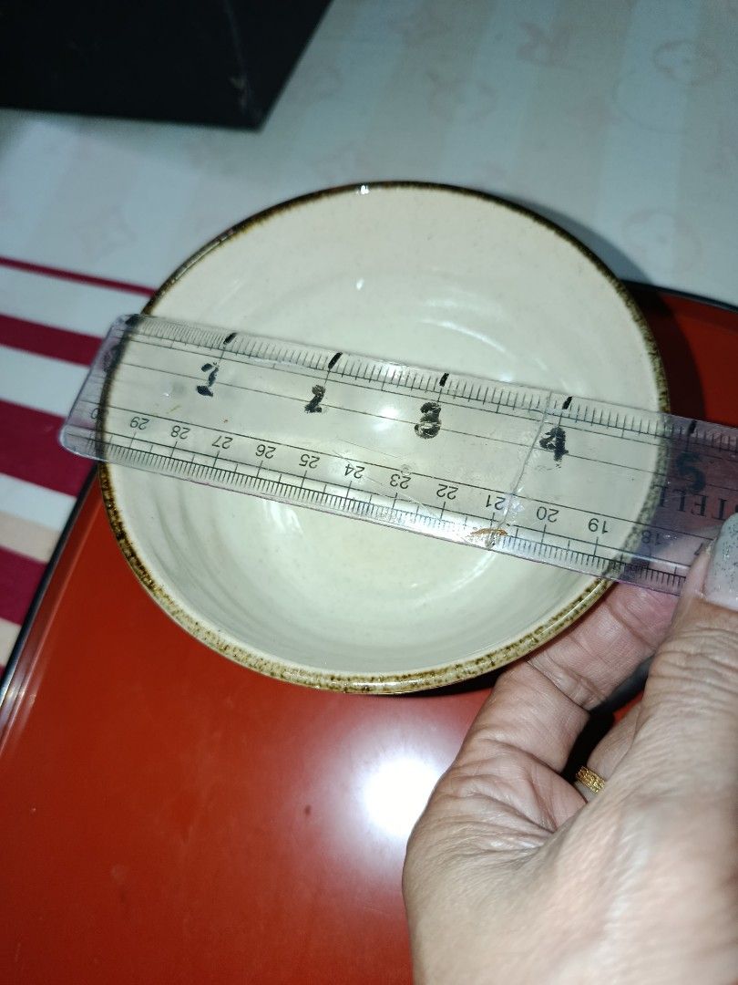 Ramen soup bowl glossy white brown (Category: Dinnerware & Cutlery) located in Quezon City. Submitted by kristal68 (Listing ID 1460383523, Image 1). Description: .