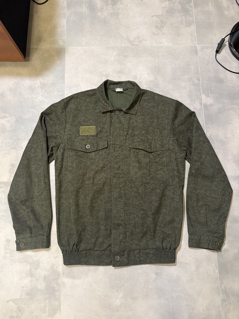 Random Military Jacket (Category: Coats, Jackets and Outerwear) located in San Fernando. Submitted by passaloadsarisaristore (Listing ID 1460435091, Image 1). Description: bought in japan thrift store.