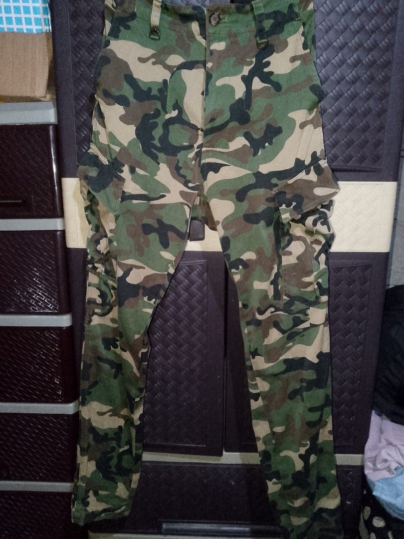 Rare Mastermind Camo Cargo Pants (Category: Jeans) located in Balaoan. Submitted by kulitzz (Listing ID 1460406962, Image 3). Description: - Mastermind Japan camouflage cargo pants - Features multiple pockets and zipper - Original retail price: $2,075 -Personal Item not Ukay -Used Very Good Condition PM if Interested Price is Negotiable thanks .
