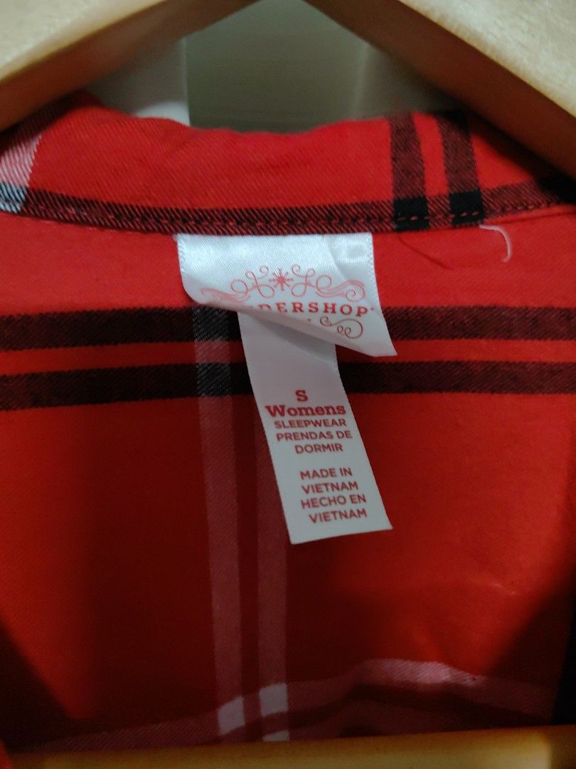 red and black plaid long-sleeve pajama button-down top (Category: Undergarments & Loungewear) located in Taguig. Submitted by chielatte (Listing ID 1460420701, Image 3). Description: 00143 B40xL24.