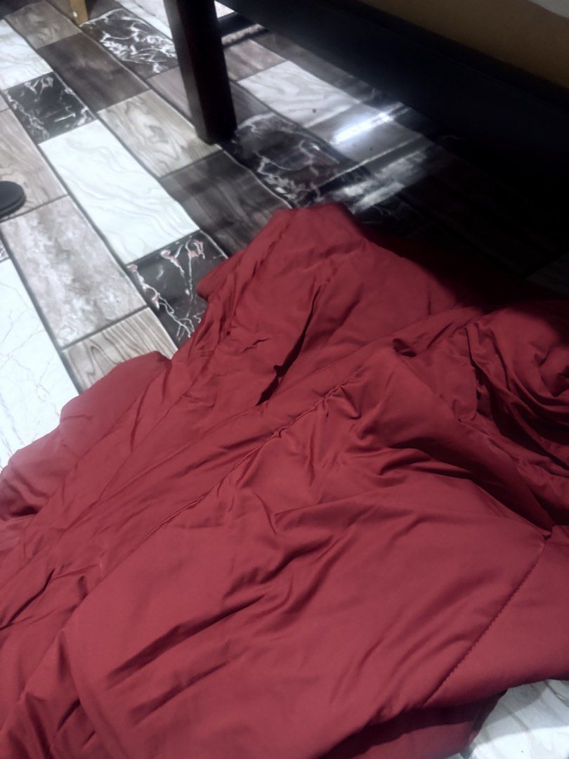 Red comforter super soft (Category: Bedding & Towels) located in Manila. Submitted by ginetedw46 (Listing ID 1460469117, Image 3). Description: Good as new good quality .