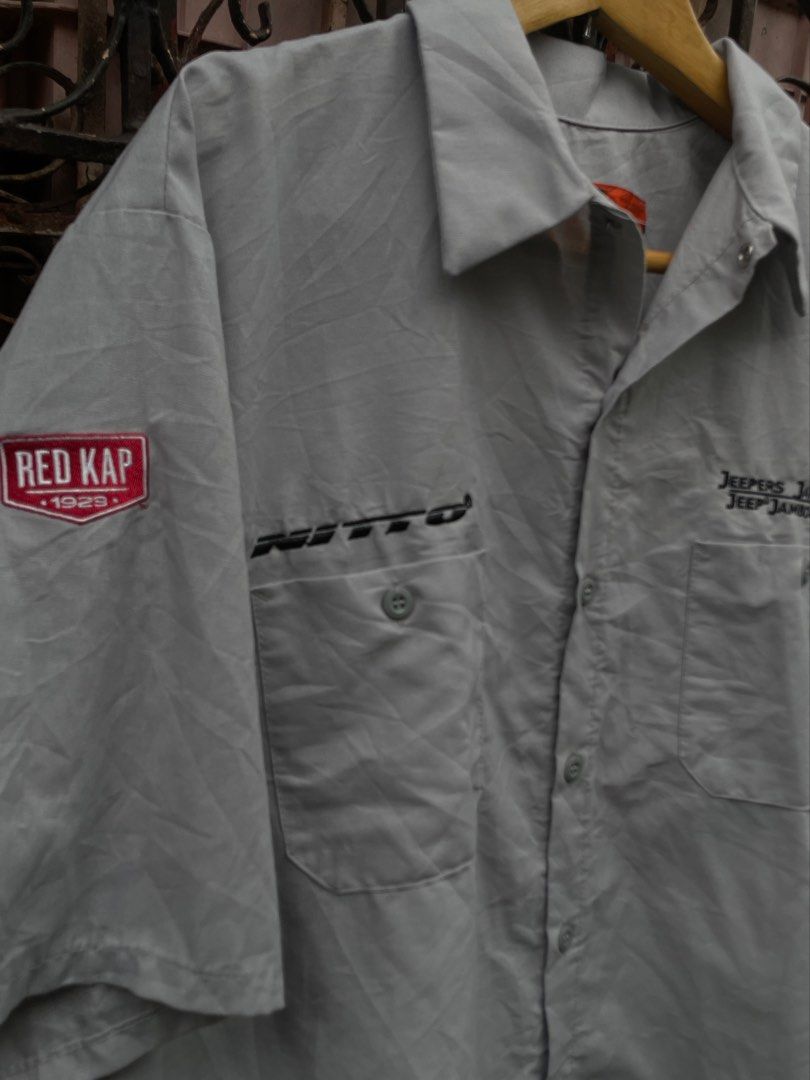 Red Kap Charcoal Gray Button Down Work Wear (Category: Tshirts & Polo Shirts ) located in Dasmarinas. Submitted by jay.finds.est.23 (Listing ID 1460310340, Image 2). Description: Red Kap Charcoal Gray Button Down Work Wear Size XLarge on Tag 27x32 10/10 Color Rate As New Condition No Issue.