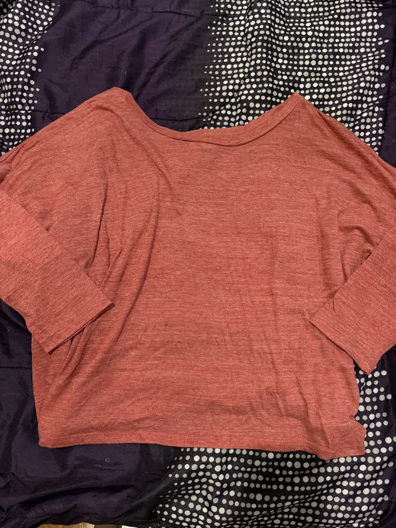 red long sleeve cotton top medium to large (Category: Others Tops) located in Taytay. Submitted by juliaddaa (Listing ID 1460409841, Image 1). Description: .