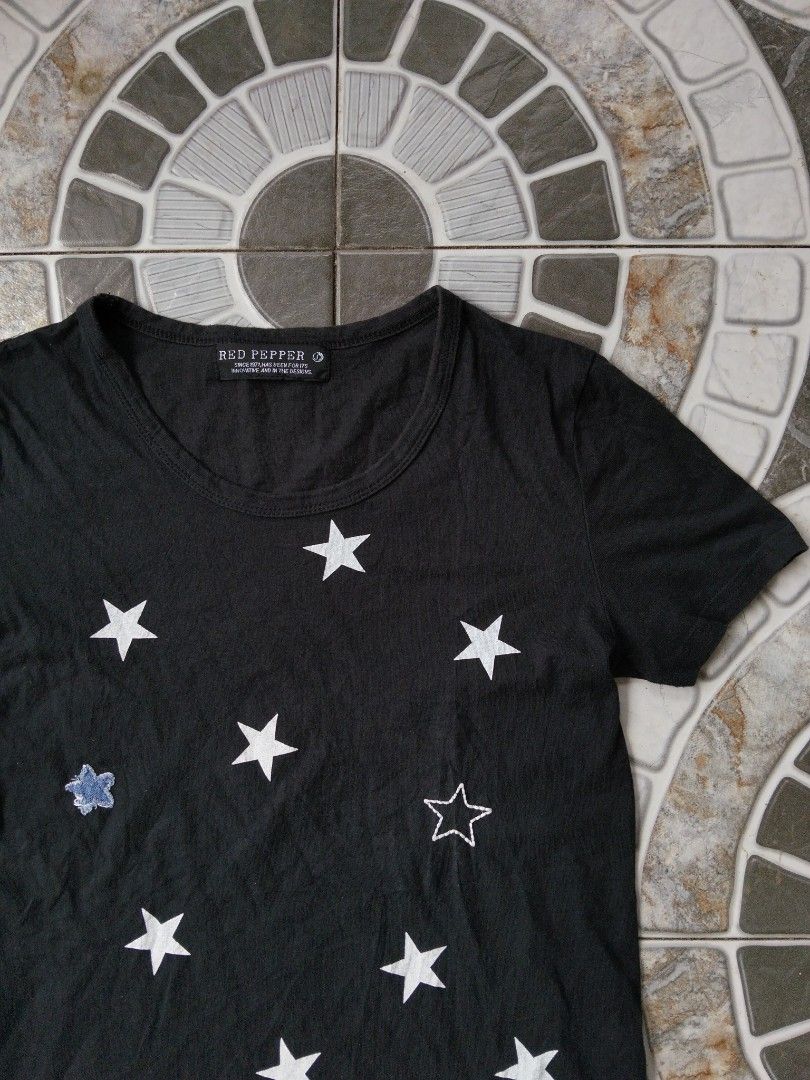 Red Pepper Y2k (Category: Shirts) located in Nabua. Submitted by tendollardeals (Listing ID 1460352541, Image 2). Description: 16x24 no issue.