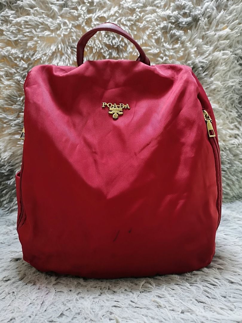 Red Top Handle Backpack With Detachable Strap (Category: Backpacks) located in Santa Cruz. Submitted by jmy_surplus.2 (Listing ID 1460452172, Image 1). Description: Size ; L - 13.5 W - 13 Color ; Red Type ; Backpack bag Brand ; No Brand Material ; Nylon Style ; Red Backpack Bag LR 169 JMY 5 Batch #218.