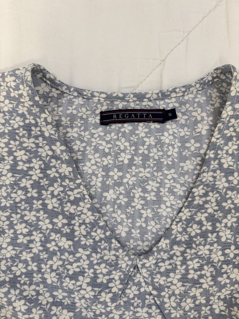 Regatta Blue Floral Dress (Category: Dresses) located in Butuan. Submitted by notcwp (Listing ID 1460325020, Image 3). Description: with side zipper and pockets size S.