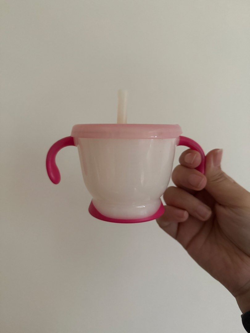 Richell Straw Sippy Cup Pink (Category: Weaning & Toddler Feeding) located in Taguig. Submitted by dmtkph (Listing ID 1460317396, Image 1). Description: - Pink Richell straw sippy cup with free straw cover - Features easy-grip handles - Comes with straw and lid - Ideal for toddlers learning independent drinking.