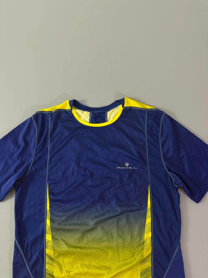RONHILL (Category: Tshirts & Polo Shirts ) located in Guagua. Submitted by sweetboyy (Listing ID 1460455420, Image 3). Description: RONHILL EXCELLENT CONDITION / NO ISSUE SIZE MEDIUM ON TAG / DIMES L26 W21.