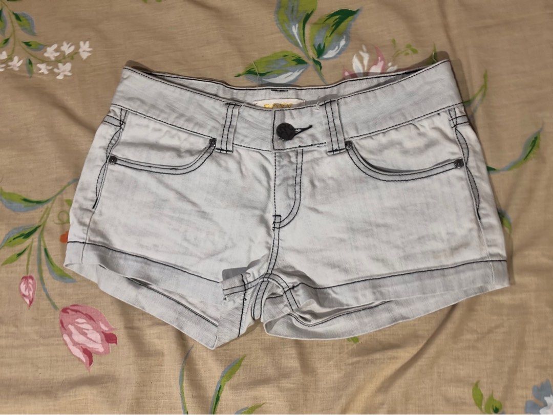 Roxy MicroShorts (Category: Shorts) located in Las Pinas. Submitted by kylloren_ (Listing ID 1460406346, Image 2). Description: - waist measures 15.5” - length 10.5” - has faint yellow stains but not visible - comes with freebies :3 - 1st pic is inspo ❤️ helping tags [h&m, mango, zara, uniqlo, brandy melville, princess polly, y2k, coquette, dainty, vintage, early 2000s, grunge, cottagecore, basics, preppy, goth, fairycore, fairy, edikted, hollist