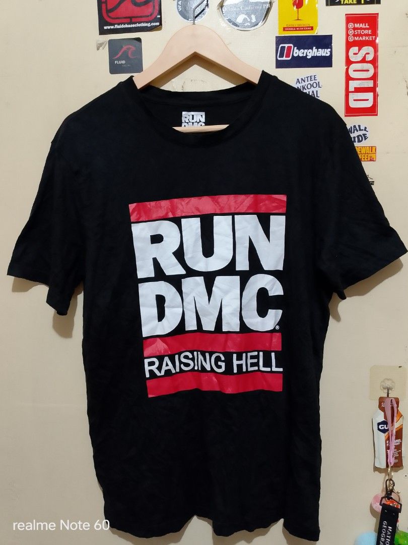 Run DMC shirt x Top 10 brand (Category: Formal Shirts) located in Tagum. Submitted by tgm2023 (Listing ID 1460359039, Image 1). Description: Run DMC shirt x Top 10 brand Excellent condition 20 x 27 Size 105 on tag Medium to large pwede Cotton fabric ✅ No crack on prints ✅ 🏷️300.⁰⁰.