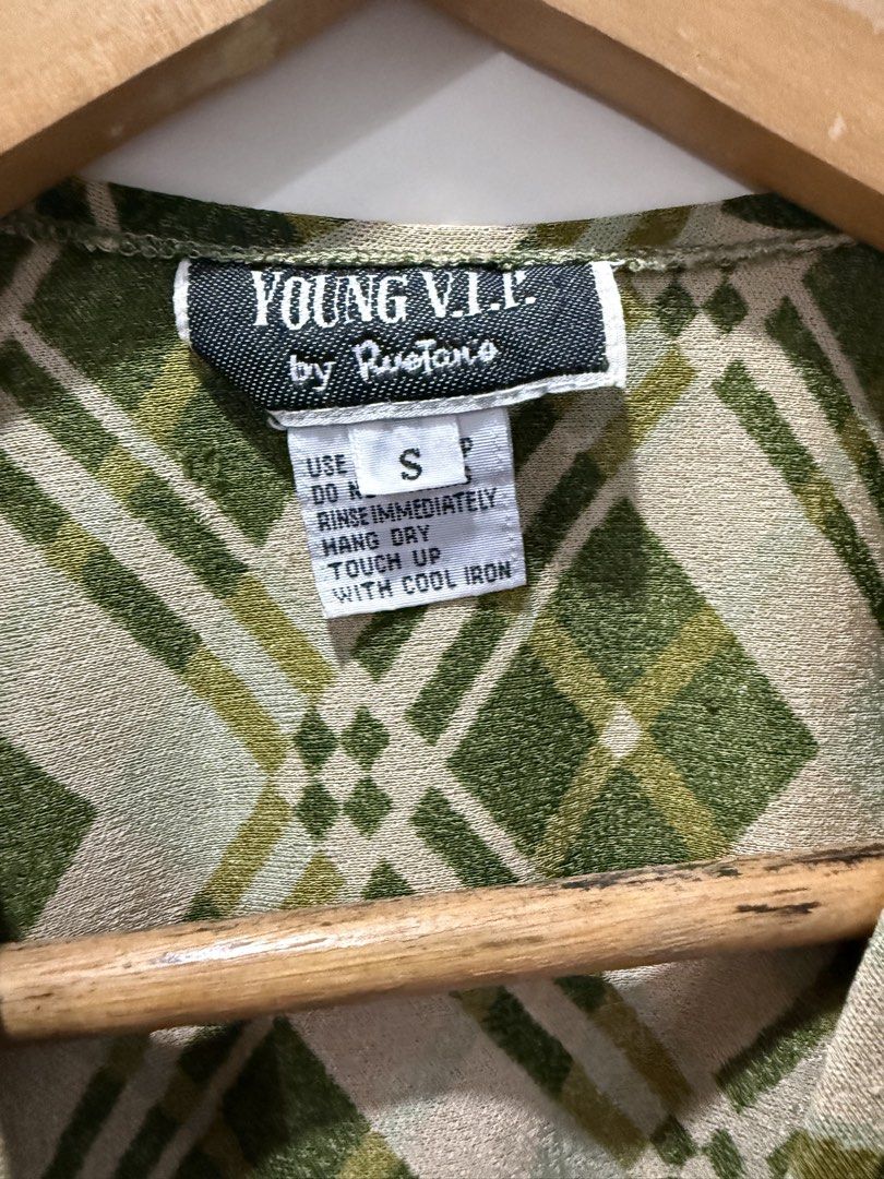 Rustans young VIP blouse (Category: Blouses) located in Paranaque City. Submitted by m_marie (Listing ID 1460319681, Image 2). Description: .