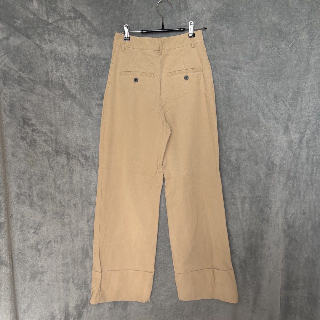 S- ZARA Beige Wide-Leg Pants (Category: Luxury Apparel) located in Tuguegarao City. Submitted by past10 (Listing ID 1460488766, Image 2). Description: .