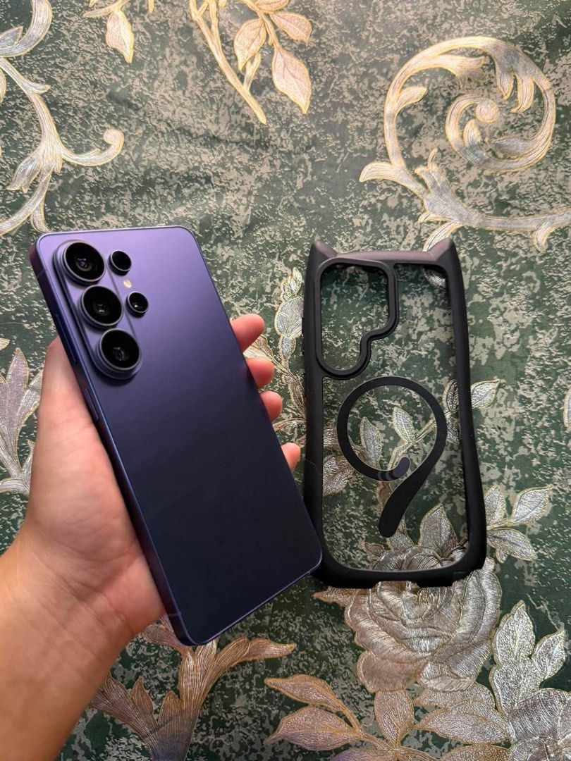Samsung S26 Ultra 256GB (Category: Samsung) located in Taguig. Submitted by colecole2 (Listing ID 1460332889, Image 1). Description: Samsung s26 ultra 256gb Cobalt Violet Openline Ntc approved Privacy empered glass installed worth 3k Unit and case only For sale or swap Selling price: 55,999 Test and check all you want upon meet up taguig or nearby.