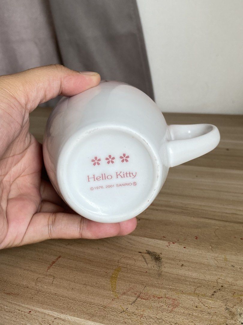 Sanrio Hello Kitty Pink Cup (Category: Other Kitchenware & Tableware) located in Mabalacat. Submitted by mamacda (Listing ID 1460333810, Image 3). Description: .