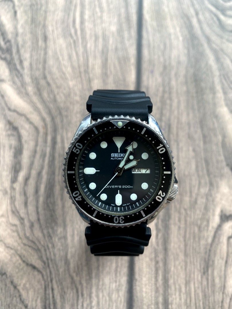 Seiko Diver's Automatic (SKX007) (Category: Men's Watches) located in Dipolog. Submitted by jrluxurywatch (Listing ID 1460315474, Image 1). Description: Seiko Diver's Automatic (SKX007) -💯Authentic -Japan Automatic Movement -Serial number (791201) -Calibre (7s26-0020) -luminous hands and marker -200m water resistant -Stainless steel case -Rubber strap -Case size 42mm -Lug width 22mm -Condition :9/10 - Ready to dive Price :₱6,500 only Disclaimer: