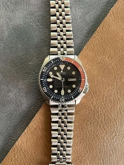 SEIKO VINTAGE (Category: Men's Watches) located in Manila. Submitted by ruizb (Listing ID 1460370500, Image 1). Description: .
