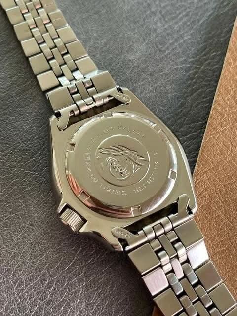 SEIKO VINTAGE (Category: Men's Watches) located in Manila. Submitted by ruizb (Listing ID 1460370500, Image 3). Description: .