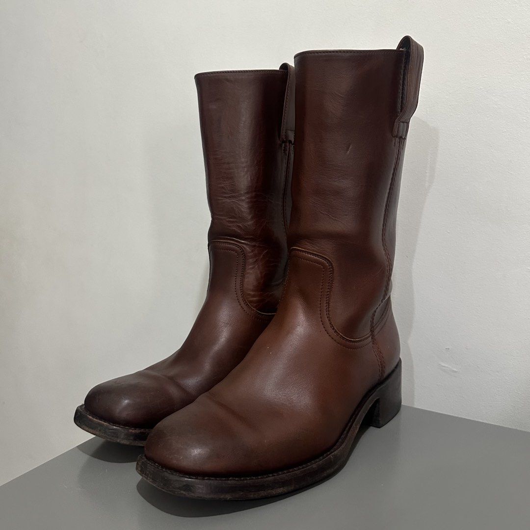 Sendra 3162 Western Boots (Category: Boots) located in Dinalupihan. Submitted by brokencasket (Listing ID 1460496019, Image 1). Description: Sendra Western Boots Size 43 eur. 9.5 US The Sendra 3162 is a classic, Spanish-handmade Western pull-on boot celebrated for its rugged durability, timeless design, and exceptional longevity. Built using premium Goodyear welt construction on Sendra’s iconic Last 84 mold, it features a heavy-duty cowhide leath