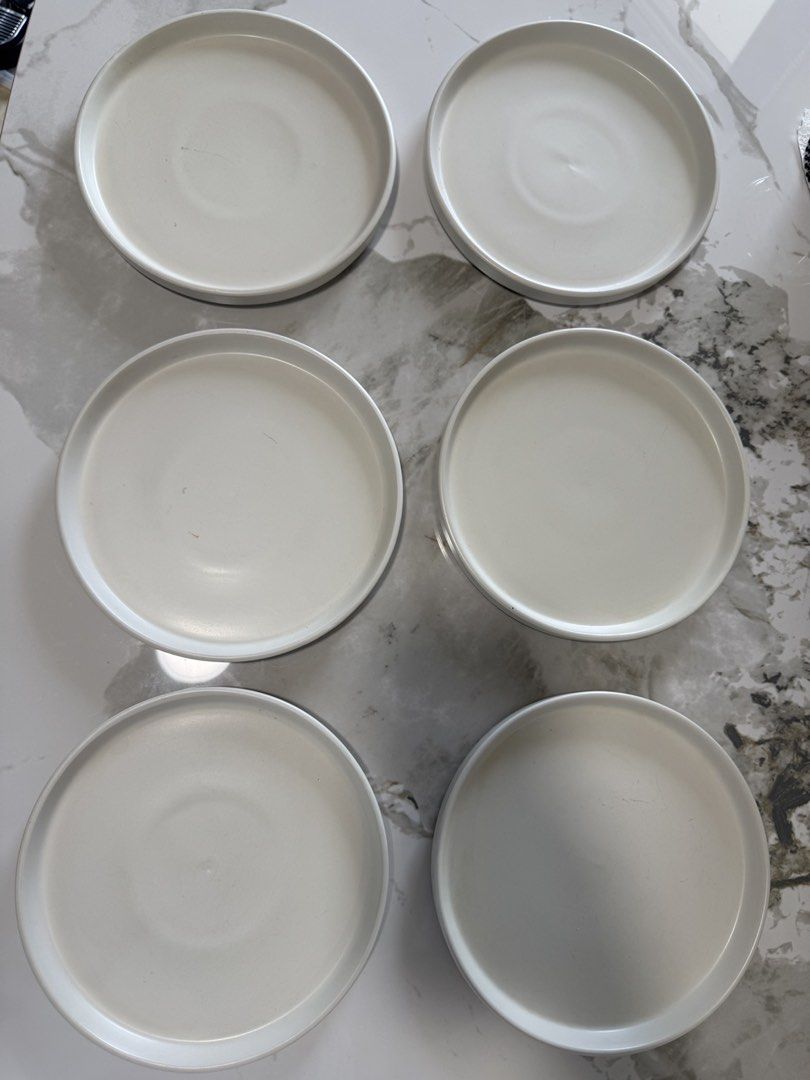 Set of 6 Black Matte Dinner Plates (Category: Dinnerware & Cutlery) located in Manila. Submitted by dondonc1026 (Listing ID 1460421519, Image 1). Description: CERAMIC ROUND PLATES 6 PCS BLACK 6 PCS WHITE - Set of 6 black matte dinner plates - Simple and modern design - Good size for main courses - Perfect for everyday use or special occasions - Enhances any table setting - Feel free to ask questions!.