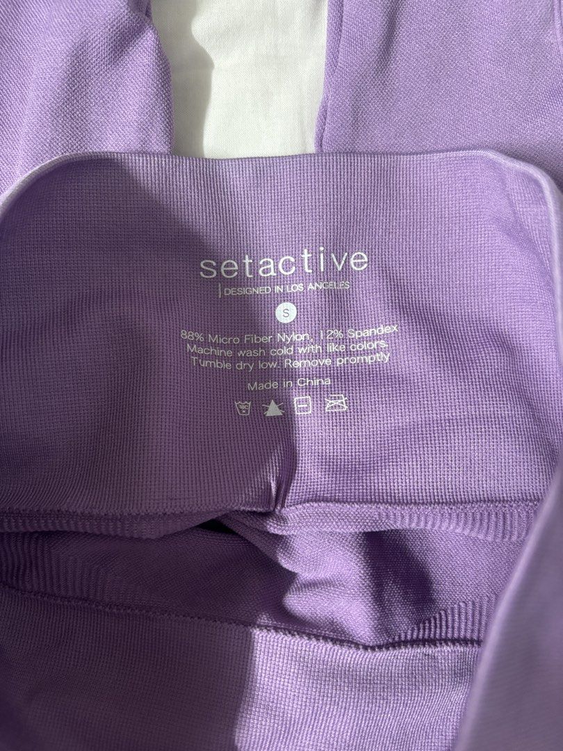 Set Active SCULPFLEX set (Category: Activewear) located in Singapore. Submitted by gtl_dl (Listing ID 1460413874, Image 5). Description: M top S bottom fits US4 looking to clear as I don’t reach out for it anymore Shipping additional $2.50.