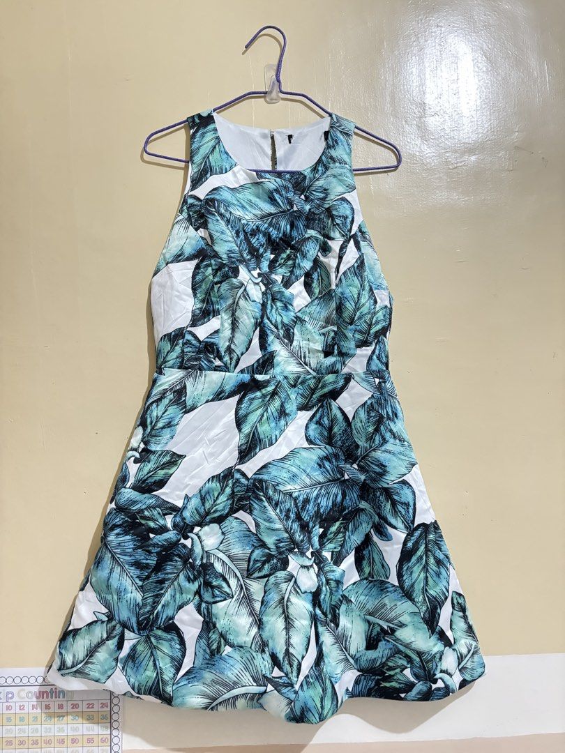 Sexy Floral Dress (Category: Dresses) located in Davao. Submitted by trendytreasuresest.2024 (Listing ID 1460454972, Image 1). Description: Backless Party Dress .
