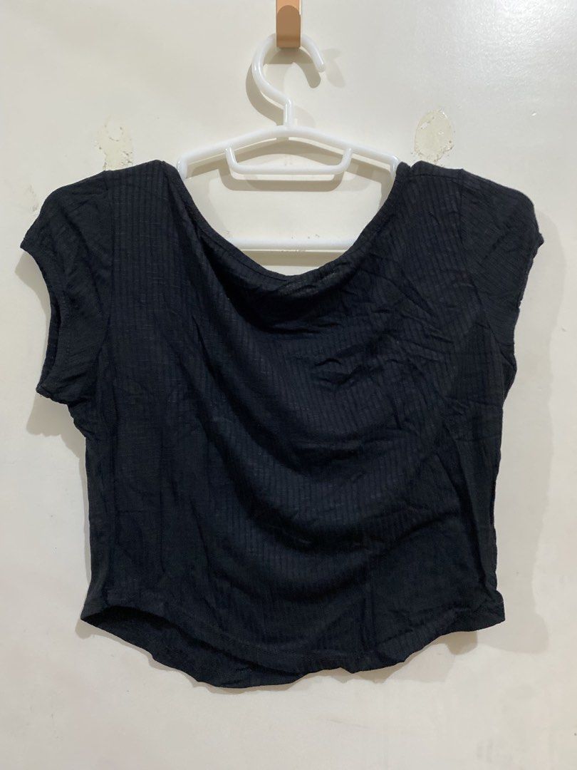 SHEIN Black Ribbed Square Neck Crop Top with Buttons (Category: Sleeveless) located in Taguig. Submitted by maly01_ (Listing ID 1460403433, Image 3). Description: - fits small to semi large frames (stretchable) dm for inquiries :).