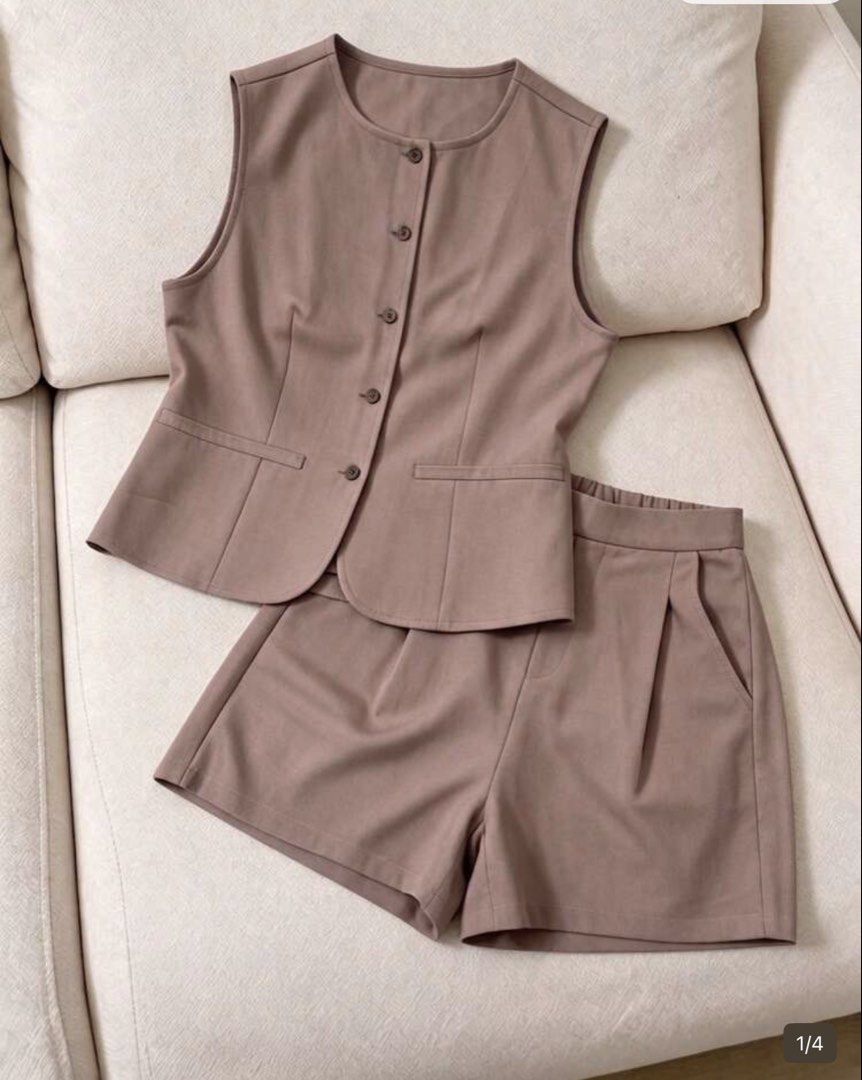 Shein coordinates (Category: Sets or Coordinates) located in Bayombong. Submitted by akmayo (Listing ID 1460310128, Image 1). Description: 16yrs on tag can fit to medium.