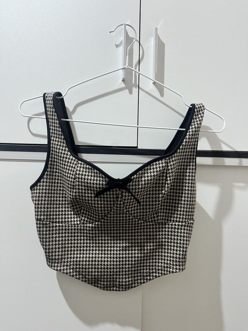 Shein Corset Top (Category: Sleeveless) located in Makati City. Submitted by _calrr17 (Listing ID 1460422020, Image 1). Description: never used.