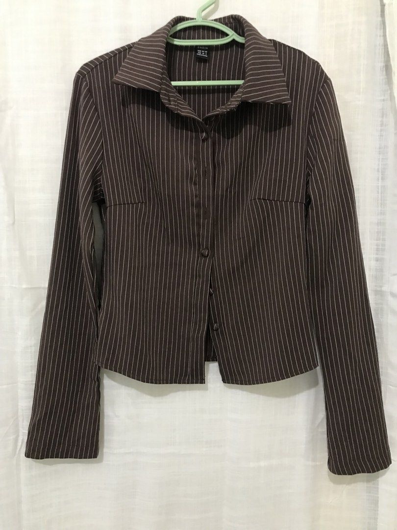 Shein Long Sleeve (Category: Longsleeves) located in Manila. Submitted by freecat.21c0ee (Listing ID 1460471351, Image 1). Description: Shein brown stripe elegant long sleeve. .
