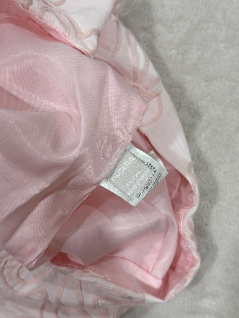 shein pink skirt (Category: Skirts) located in Manila. Submitted by i400ayla (Listing ID 1460482339, Image 3). Description: .