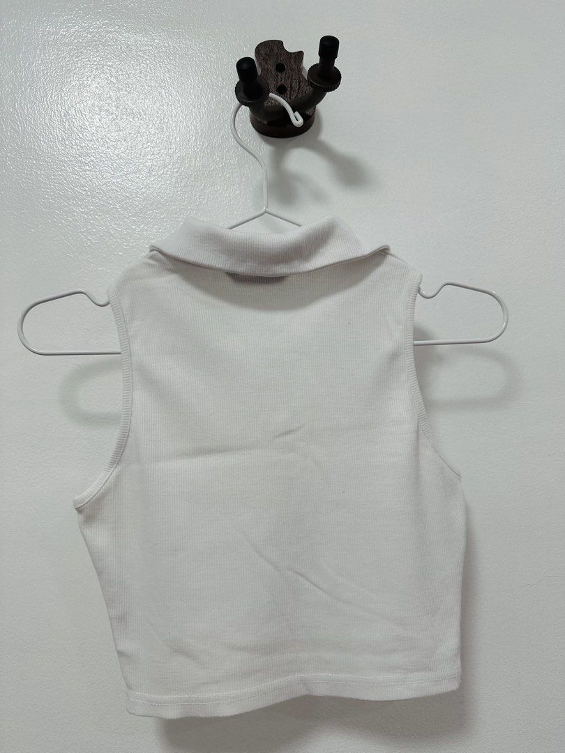 Shein White Collared Tank Top (Category: Sleeveless) located in Paranaque City. Submitted by kokoclosets (Listing ID 1460494745, Image 2). Description: Cute basic!.