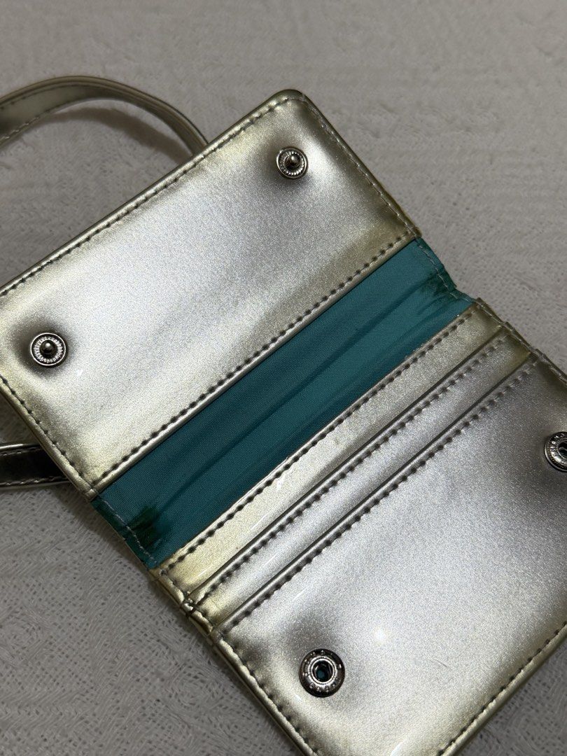 SHINee Wallet/Card holder (Category: Luxury Bags & Wallets) located in Imus. Submitted by densans (Listing ID 1460447008, Image 2). Description: WTS LFB PH SHINee Wallet/Card holder - see pics for details - x to sensitive - P200.