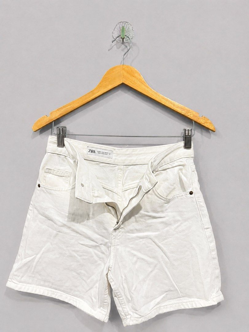 Short (Category: Shorts) located in Quezon City. Submitted by mhanelski (Listing ID 1460322479, Image 1). Description: Zara white short.