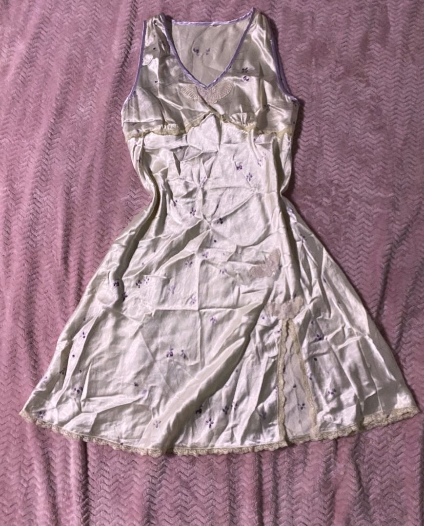 Silk Sleepwear dress (Category: Dresses) located in Manila. Submitted by diorellecoeur_xxx02 (Listing ID 1460496298, Image 1). Description: .