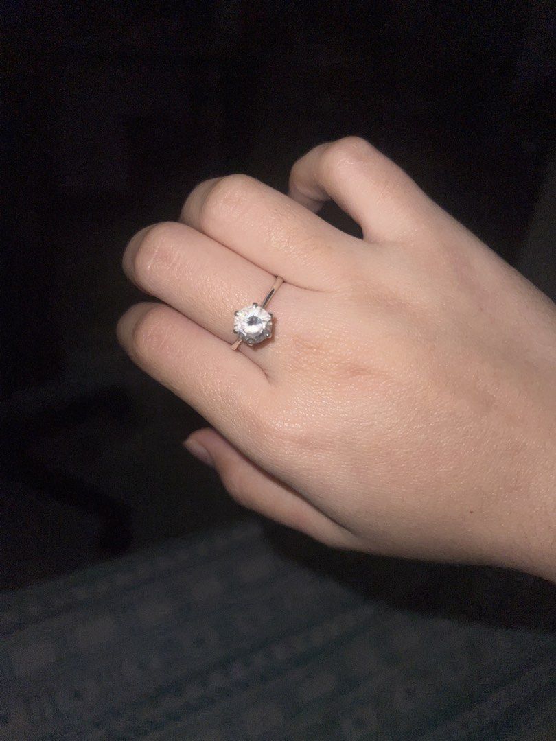 Silver Solitaire Ring 925 (Category: Hands & Nails) located in Marikina City. Submitted by ash_2 (Listing ID 1460494959, Image 2). Description: Classic silver ring with a single stone, resembling a solitaire. Perfect for daily wear or as a gift. Comfortable band. 6-7 size.
