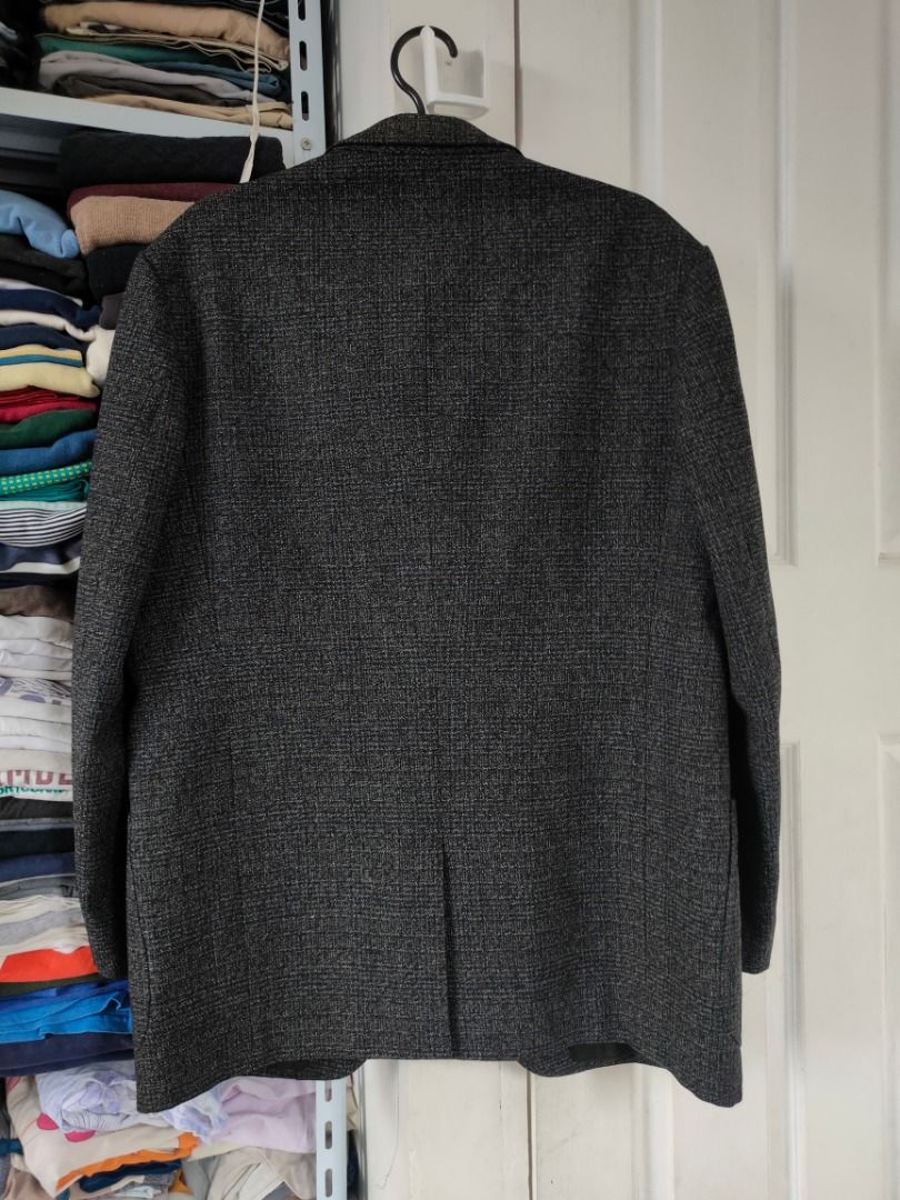 Sincere Dark Grey Blazer - Large (Category: Coats, Jackets and Outerwear) located in Dasmarinas. Submitted by jethroespinosa (Listing ID 1460323509, Image 2). Description: Size in inches: 22 width 31 length No issues or alterations Loc: Dasma Cavite MOP: Gcash.