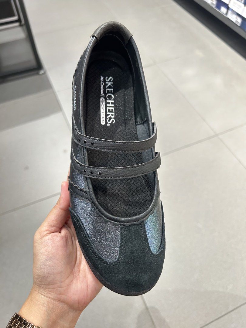Skechers ballet shoes (Category: Sneakers) located in Calamba. Submitted by biyanggg (Listing ID 1460399953, Image 2). Description: Pkus sf W box and paperbag.