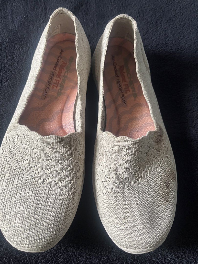 Skechers Size 5.5 (Category: Shoe inserts) located in Manila. Submitted by _stylefinds_ (Listing ID 1460311150, Image 1). Description: .