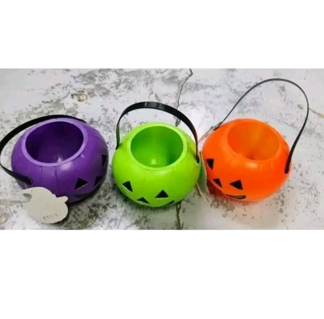 Small Pumpkin Candy Basket/ Halloween Pumpkin (Category: Gift Baskets & Hampers) located in Manila. Submitted by kent_kurtonlineshop (Listing ID 1460305799, Image 2). Description: Discount For Wholesale.