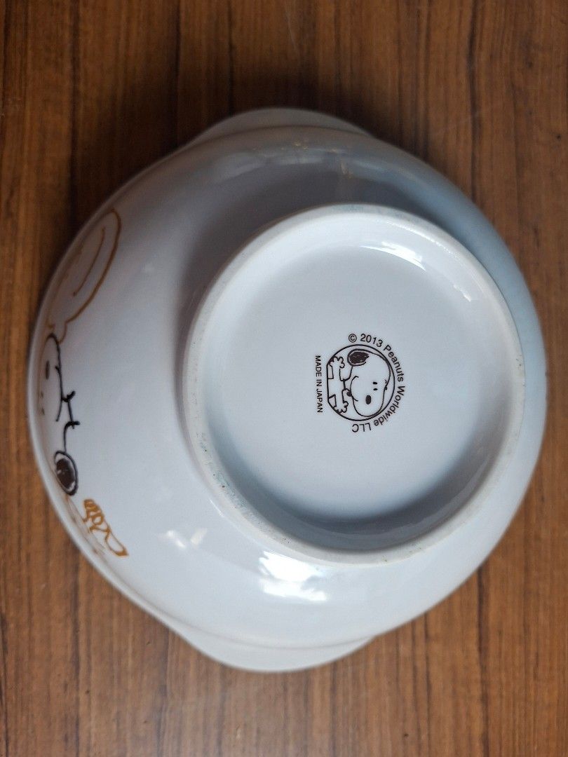 Snoopy Ramen/Noodle Bowl (Category: Other Kitchenware & Tableware) located in Consolacion. Submitted by luxekerei (Listing ID 1460364130, Image 2). Description: - white ceramic Snoopy ramen or noodle bowl with side handles featuring the phrase "BEST LOVED BEAGLE! SNOOPY" from the Peanuts tableware collection..