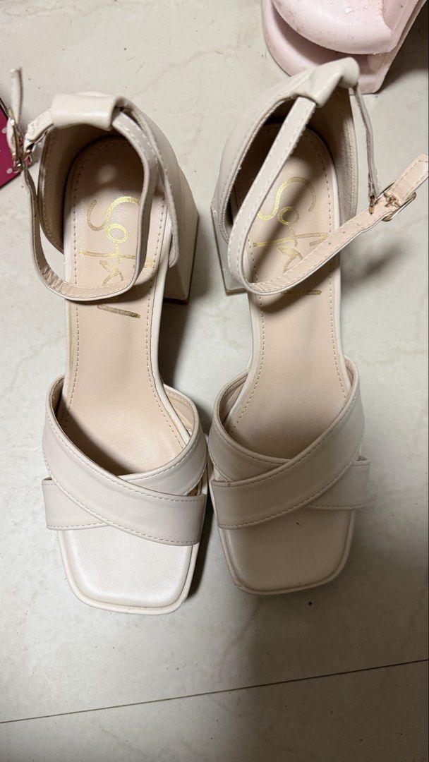 Sofab! Yash Beige Platform Heels (Category: Heels) located in Valenzuela. Submitted by jam0816 (Listing ID 1460499758, Image 2). Description: Perfect for 💐 Weddings 👑 Prom 🌸 Debut … or if you just want to elevate your look! - Features: Criss-cross front straps, adjustable ankle strap, chunky block heel - Condition: Comes with original box.