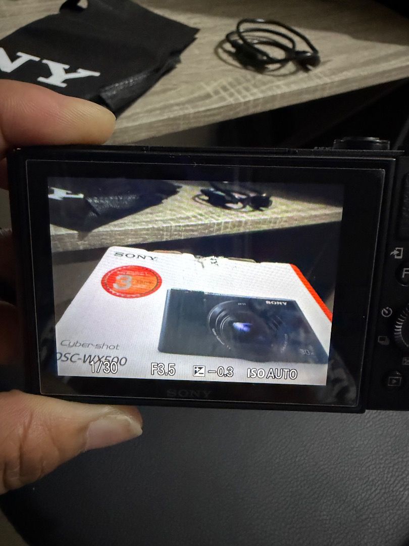 Sony Cybershot DSC-WX500 (Category: Cameras) located in Paranaque City. Submitted by joieb8 (Listing ID 1460506006, Image 3). Description: Slightly use. Complete items from original purchase. Display secured with tempered glass. Working in very good condition.