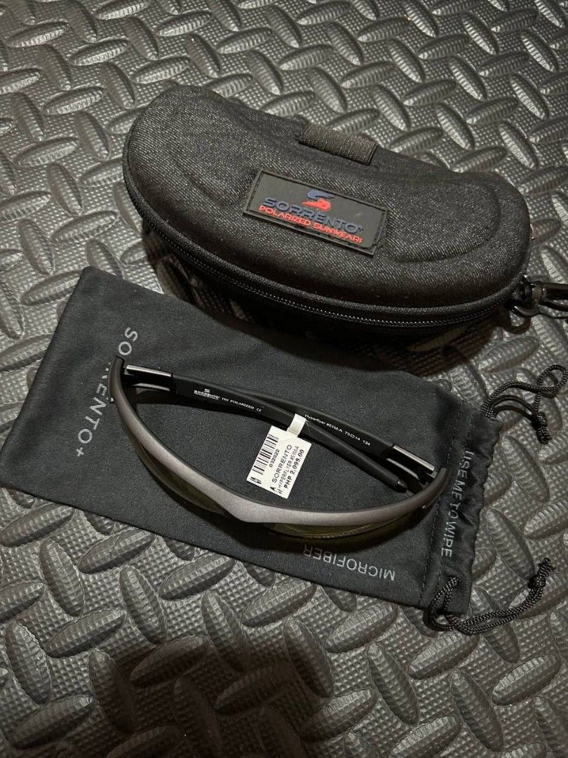 SORRENTO NEGOTIABLE (Category: Other Sports Equipment and Supplies) located in Quezon City. Submitted by jiejieph (Listing ID 1460354465, Image 2). Description: - Sorrento polarized sunglasses - Tinted lenses, ideal for sunny days - Includes hard case and microfiber cleaning pouch - Brand new with price tag still attached.