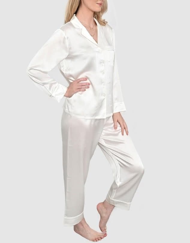Splash intimates UAE brand white 2pc pajama fits S-M (Category: Undergarments & Loungewear) located in Mandaluyong City. Submitted by splash_intimates.ph (Listing ID 1460413103, Image 3). Description: .