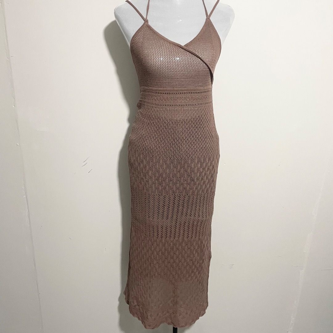 S-Semi Large Crochet Dress (Category: Dresses) located in Bacolor. Submitted by chicn_classy (Listing ID 1460367208, Image 2). Description: .