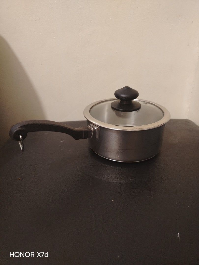 Stainless saucepan surplus (Category: Cookware & Accessories) located in Baguio. Submitted by noona_faith (Listing ID 1460321926, Image 1). Description: Surplus ‼️ Farberware brand stainless saucepan no issue, sign of usage only.