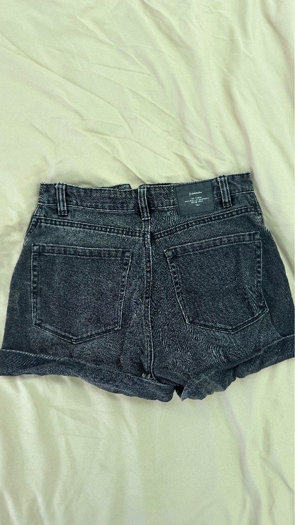 Stradivarius Black Acid Wash Shorts (Category: Shorts) located in Santa Rosa. Submitted by stealbydiva (Listing ID 1460344202, Image 3). Description: - high waisted, buttoned - no when worn - 24-25 inches waist - MOP: GOTYME & MARIBANK - MOD: Lalamove & J&T.