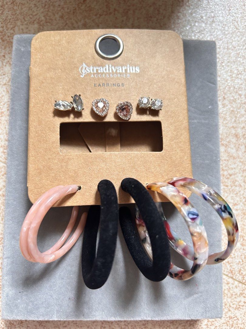 STRADIVARIUS Earrings Set - 6 Pairs (Category: Earrings) located in Puerto Princesa. Submitted by kanejela (Listing ID 1460365632, Image 1). Description: Brand new.